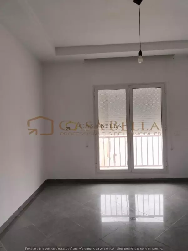 A vendre appartement à KHzema EST