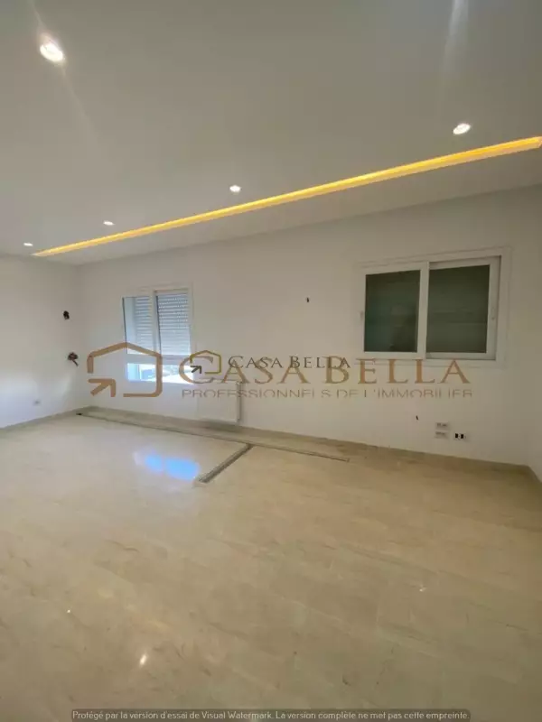 À Vendre – Bureau haut standing à Panorama