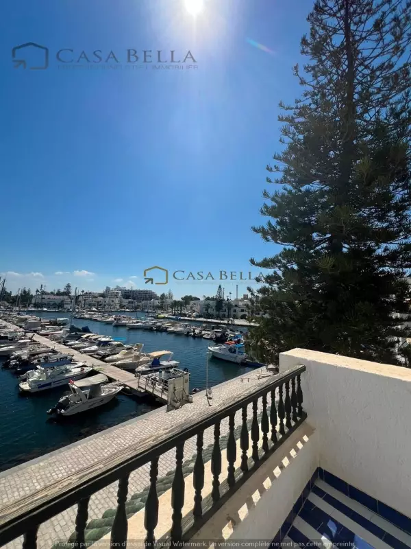 À VENDRE – APPARTEMENT S+4 DE 110 M² AVEC VUE MER ET PORT